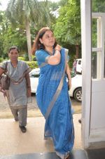 maneka gandhi at antique Lithographs charity event hosted by Gallery Art N Soul in Prince of Whales Musuem on 3rd Aug 2012 (6).JPG